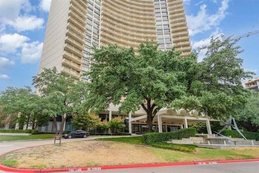 Experience high-rise living in this one-bedroom, one-bath condominium on the 5th floor of the Garden Building in the prestigious Preston Tower. Floor-to-ceiling windows fill the space with natural light and open to a 34-foot balcony with serene treetop views to the north. The condo offers generous storage throughout and includes one underground parking space, making it both functional and move-in ready.
Preston Tower residents enjoy exceptional amenities including a 24-hour concierge, resort-style pool with fire pit, fitness center, community room, laundry facilities, and tennis and pickleball courts. The building also features convenient on-site businesses such as a coffee shop, bar, beauty salons, and more.
Ideally located within walking distance to Preston Center’s shops and restaurants, and just a short drive to NorthPark Mall, with easy access to both the Dallas North Tollway and Central Expressway, Preston Tower offers the perfect balance of comfort and convenience. Additional Details: No smoking. Owners may have one pet under 30 lbs.