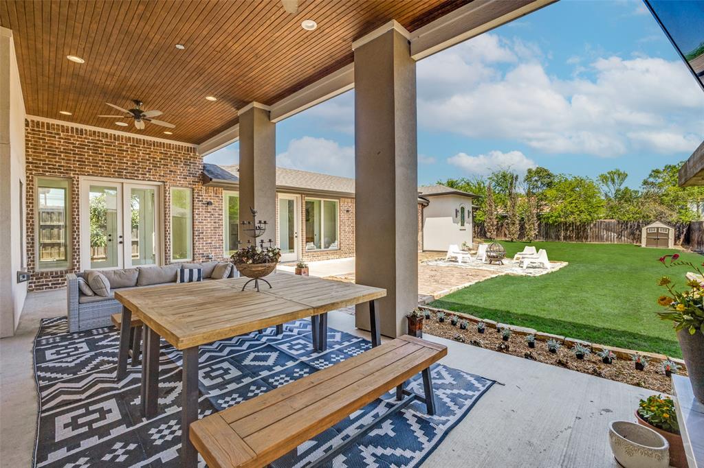 1706 Peavy Road