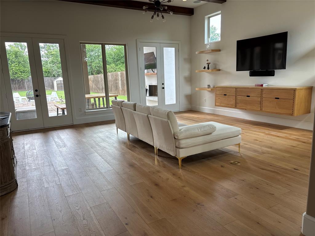 1706 Peavy Road