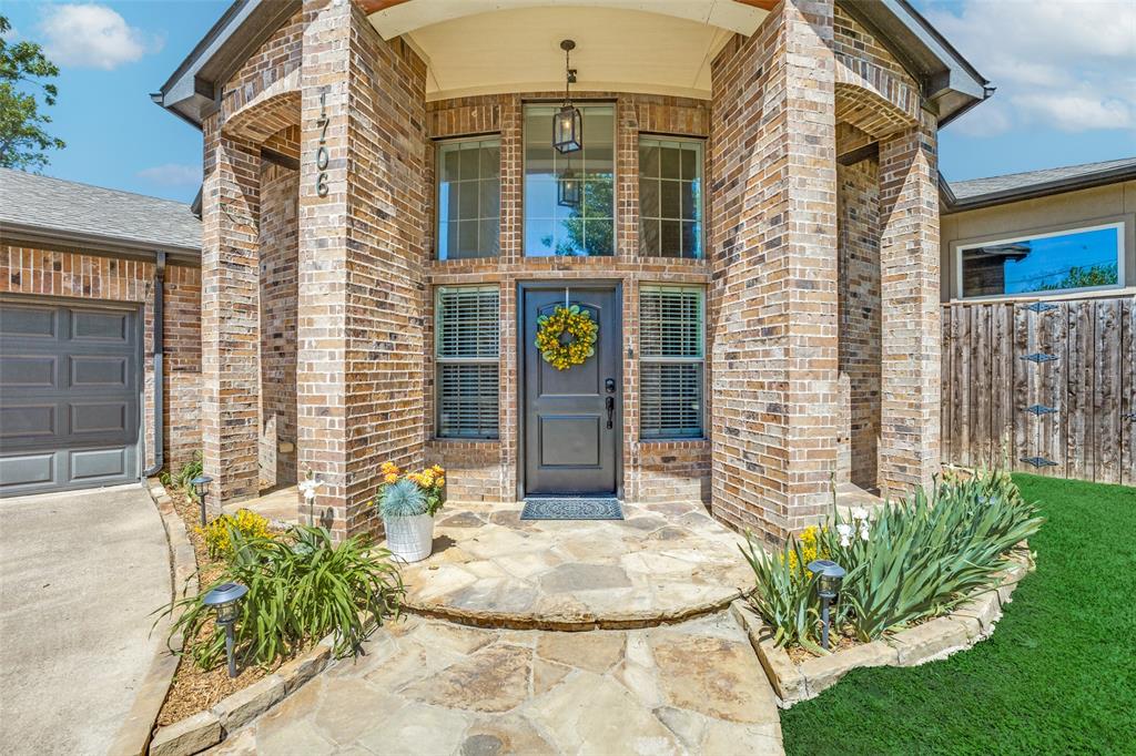 1706 Peavy Road