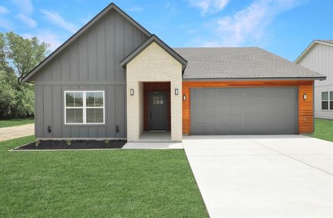 909 Maple Street Farmersville TX 75442