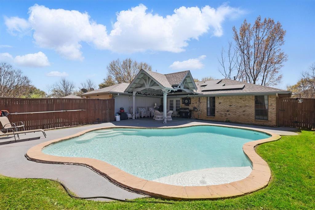 906 Fairfield Lane