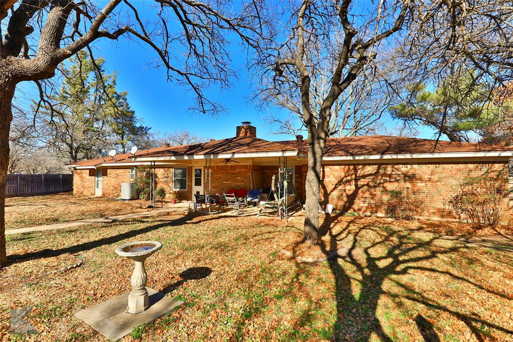 Photo 28 of 34 of 1742 Castle Drive house