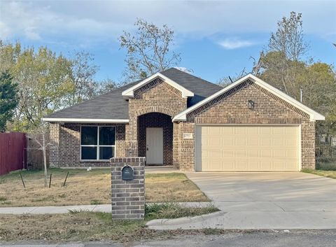 Photo of 3912 Oneal Street, Greenville, TX 75401 (MLS # 21132805)