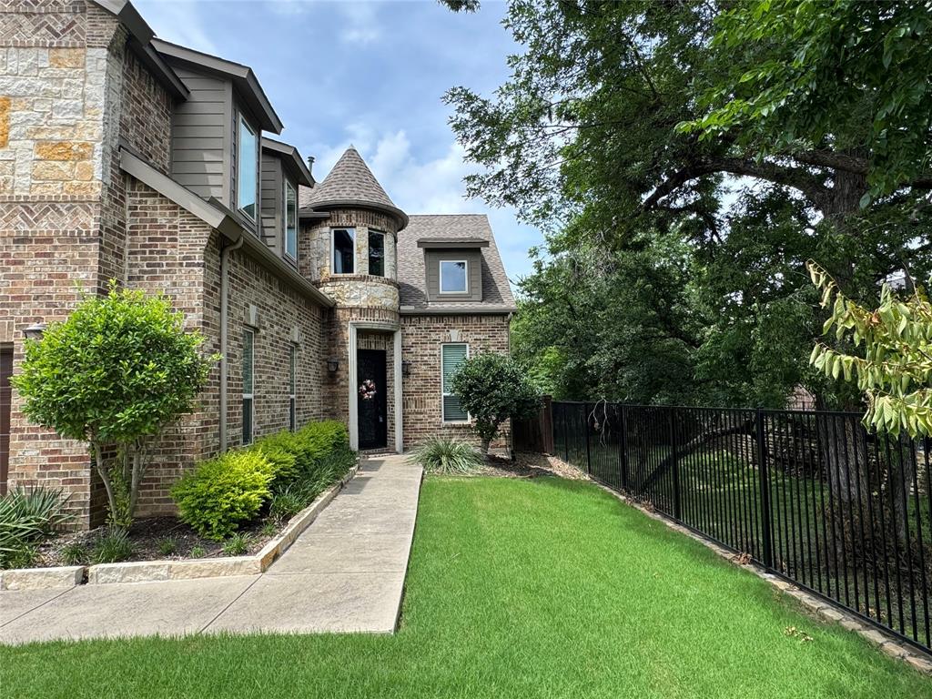 446 Twin Pine Court
