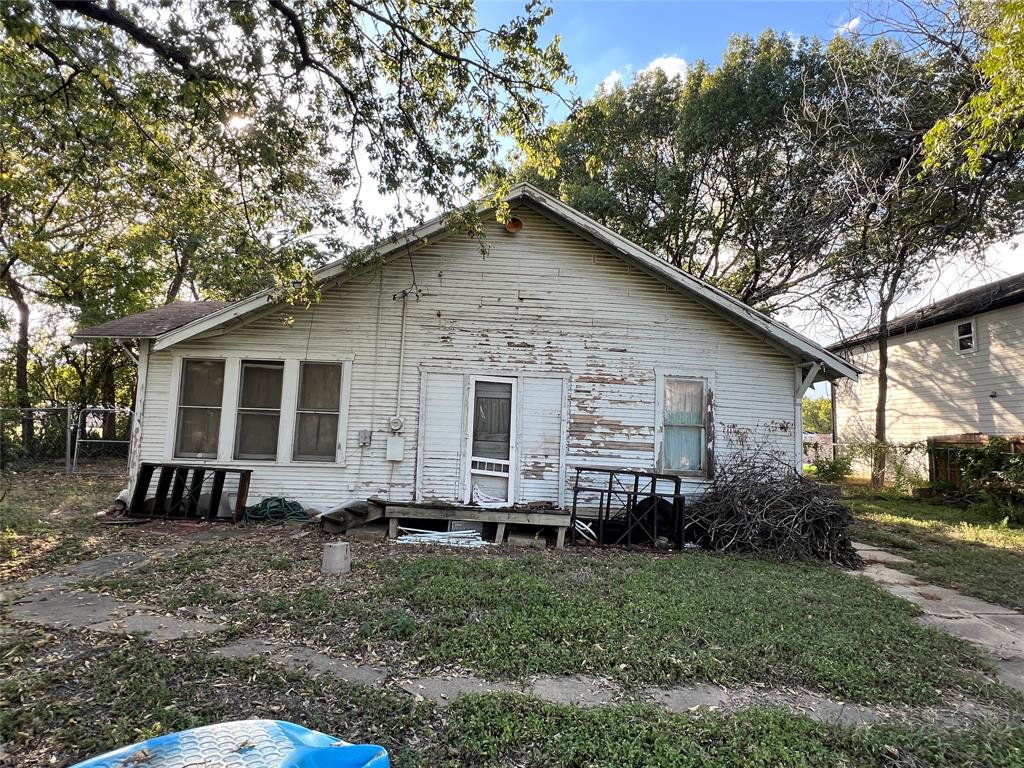 1421 South Freeway