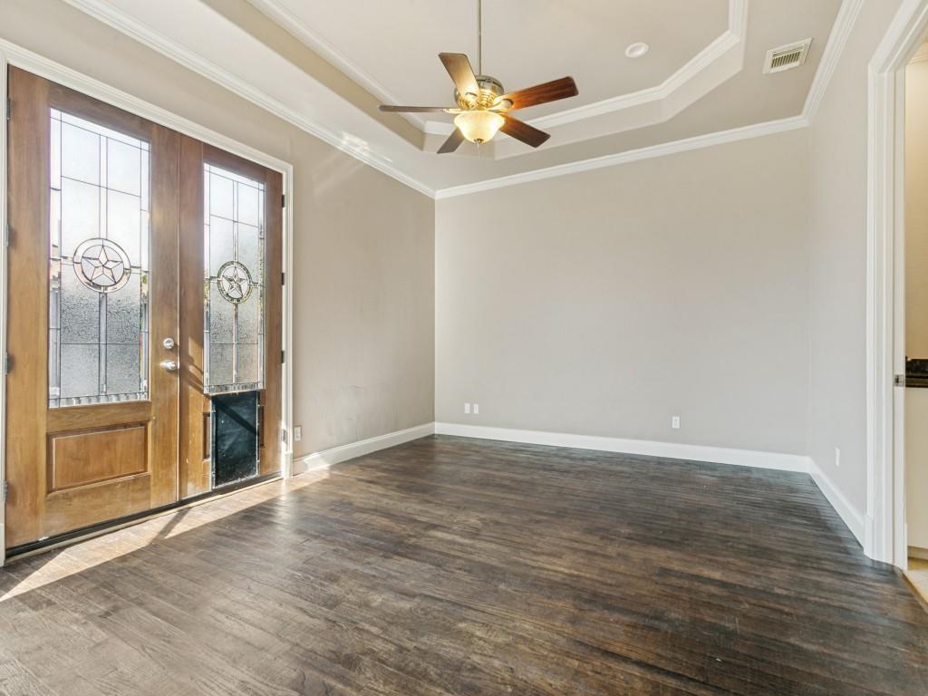 4304 Tree House Lane