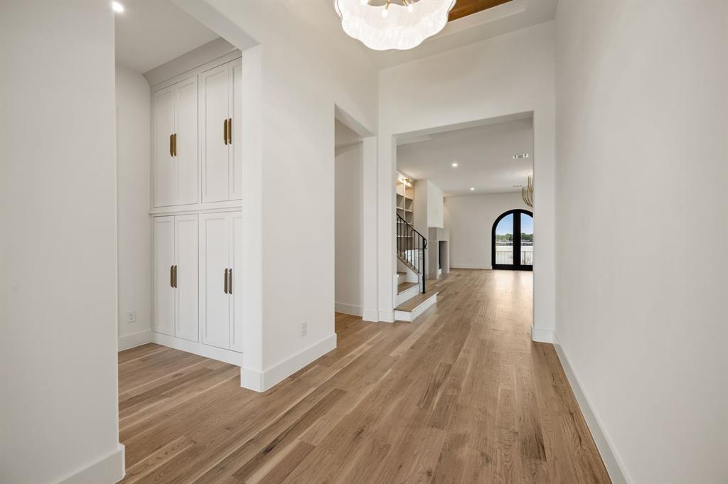 9065 Lakeside Drive
