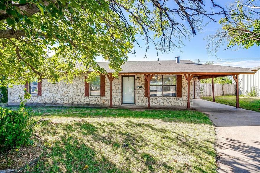 Unwind in the charming embrace of 1113 Gifford Drive, Granbury, TX, where your next home adventure awaits. Nestled in a serene neighborhood, this delightful 3-bedroom, 2-bathroom haven offers 1,248 square feet of cozy elegance. Imagine relaxing evenings spent by the inviting fireplace, the perfect centerpiece for gatherings with loved ones or quiet nights in. The open layout ensures a seamless flow from the living area to the kitchen, enhancing the sense of space and connectivity. Each bedroom promises restful retreats, bathed in natural light and ample in comfort. The full bathrooms are thoughtfully designed, offering both style and functionality for your daily routine. Step outside and discover a peaceful community that complements the tranquil ambiance of the home. With its welcoming atmosphere, this property invites you to create lasting memories in a space that feels uniquely yours. Embrace the opportunity to make 1113 Gifford Drive your personal sanctuary, where every day feels like a getaway. Ready to experience Granbury living at its finest? Your dream rental awaits!