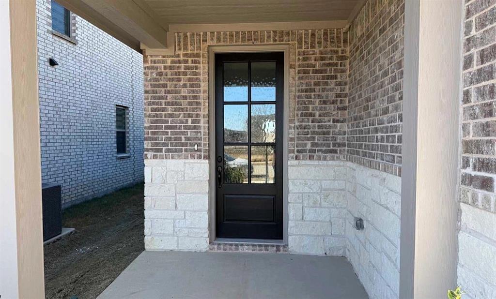 5933 Laurel Lake Lane