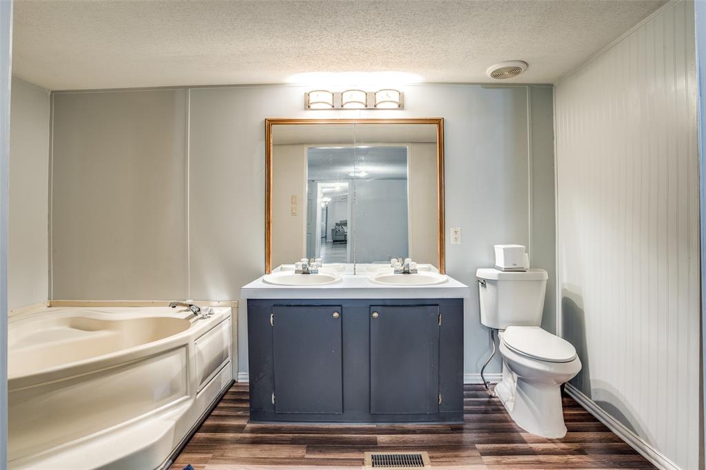 Oak Creek Estate - Residential