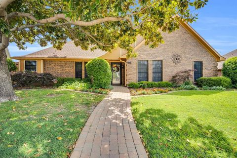 Property photo of 1016 magnolia drive, carrollton, TX 75007