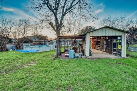 A home in Benbrook