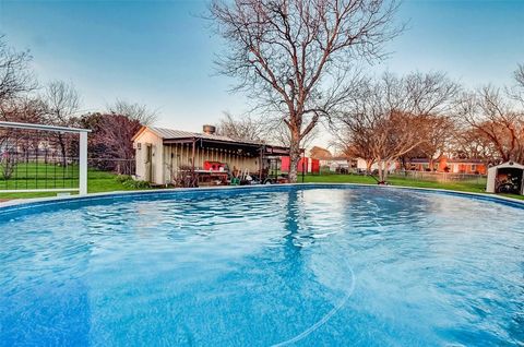 A home in Benbrook