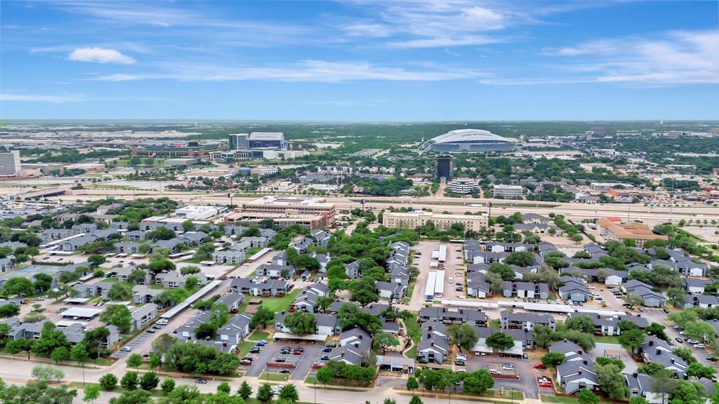 Cloisters Condo The - Residential