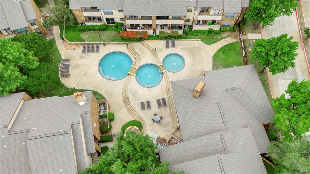 Cloisters Condo The - Residential