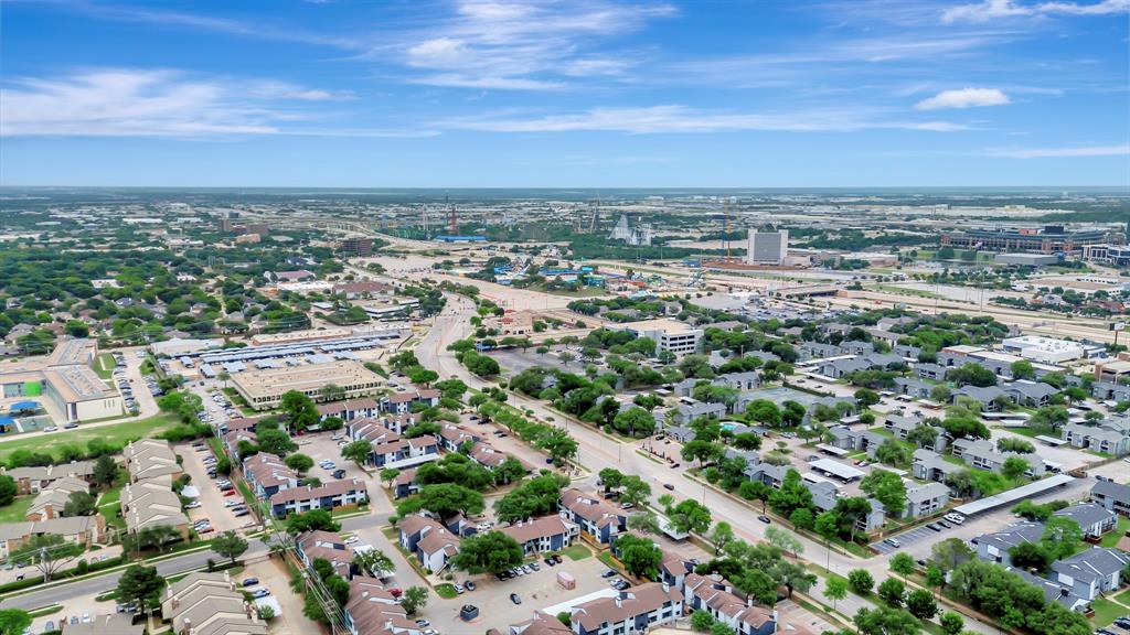 Cloisters Condo The - Residential
