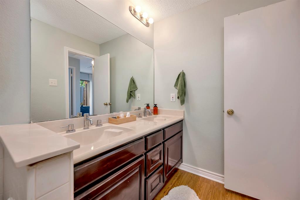 Cloisters Condo The - Residential