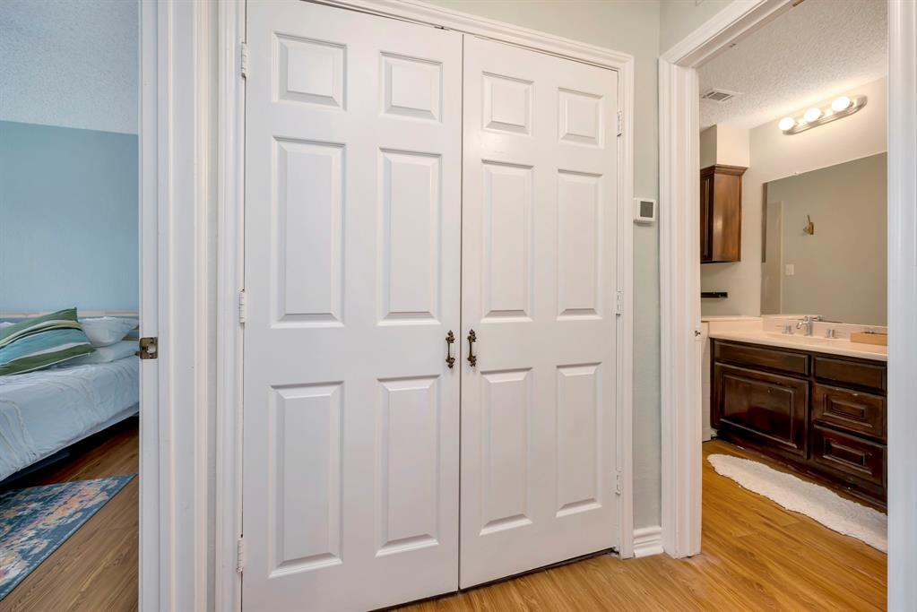 Cloisters Condo The - Residential