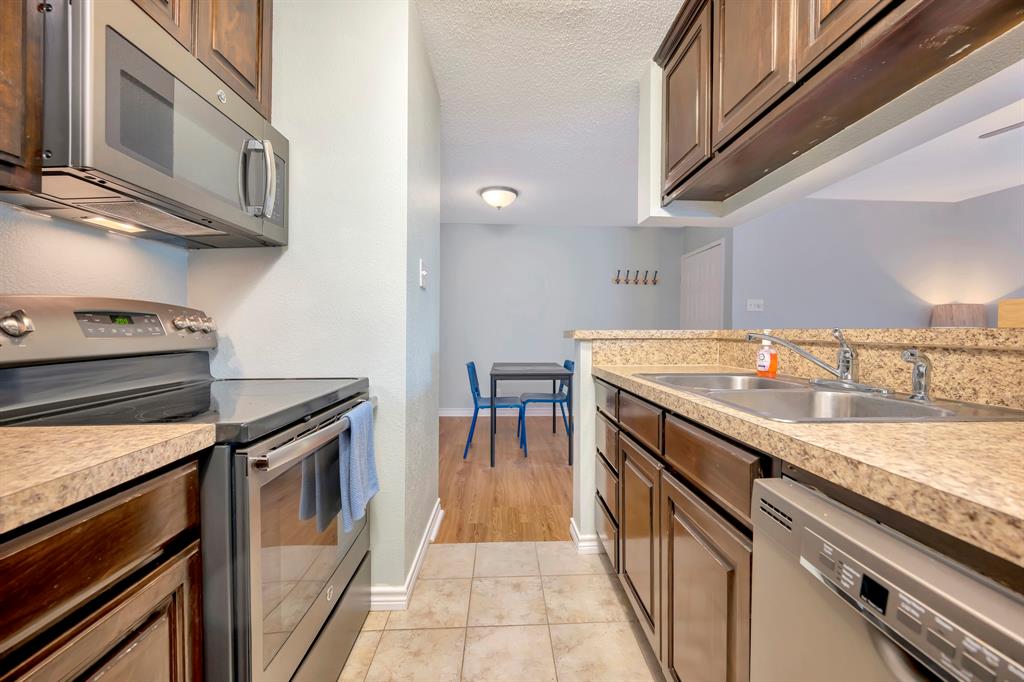 Cloisters Condo The - Residential