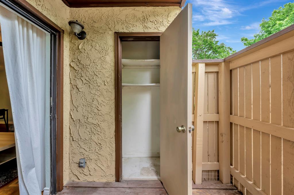 Cloisters Condo The - Residential