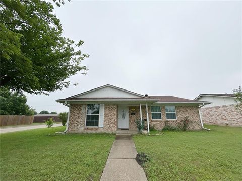 Photo of 4202 Windsor Drive, Garland, TX 75042 (MLS # 21255168)