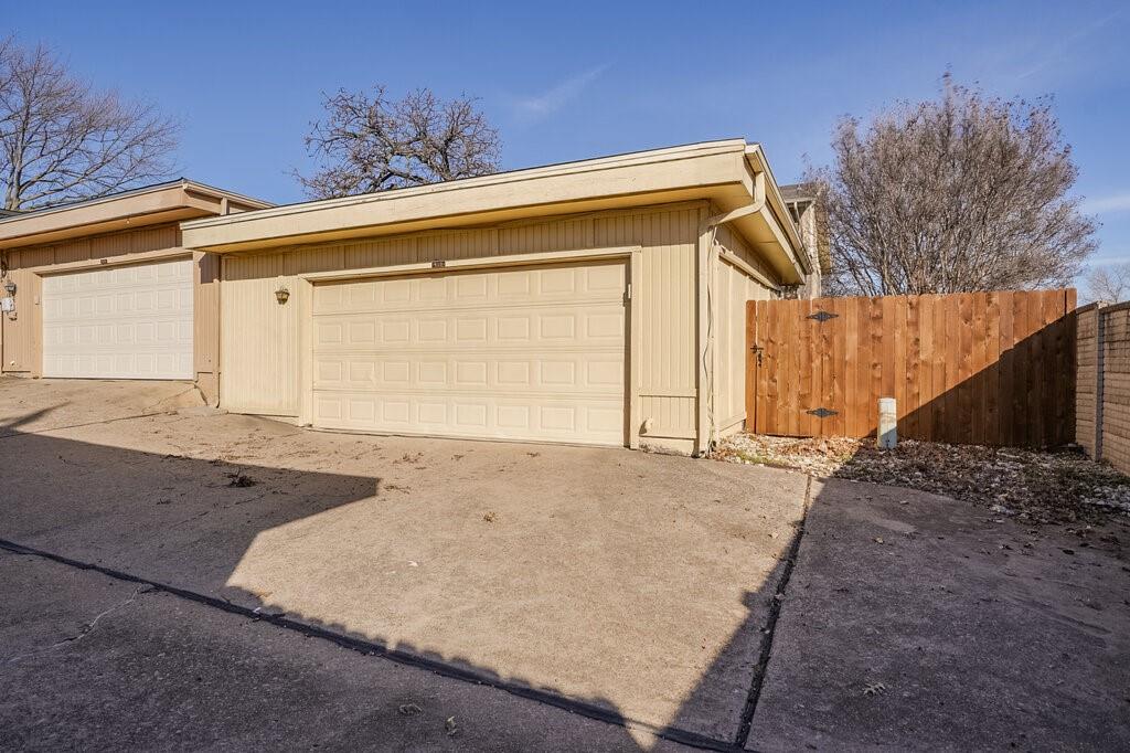 Oak Shadow Townhomes - Residential
