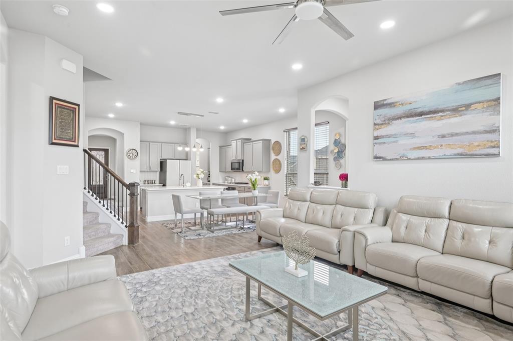 2923 Grand Lookout Lane