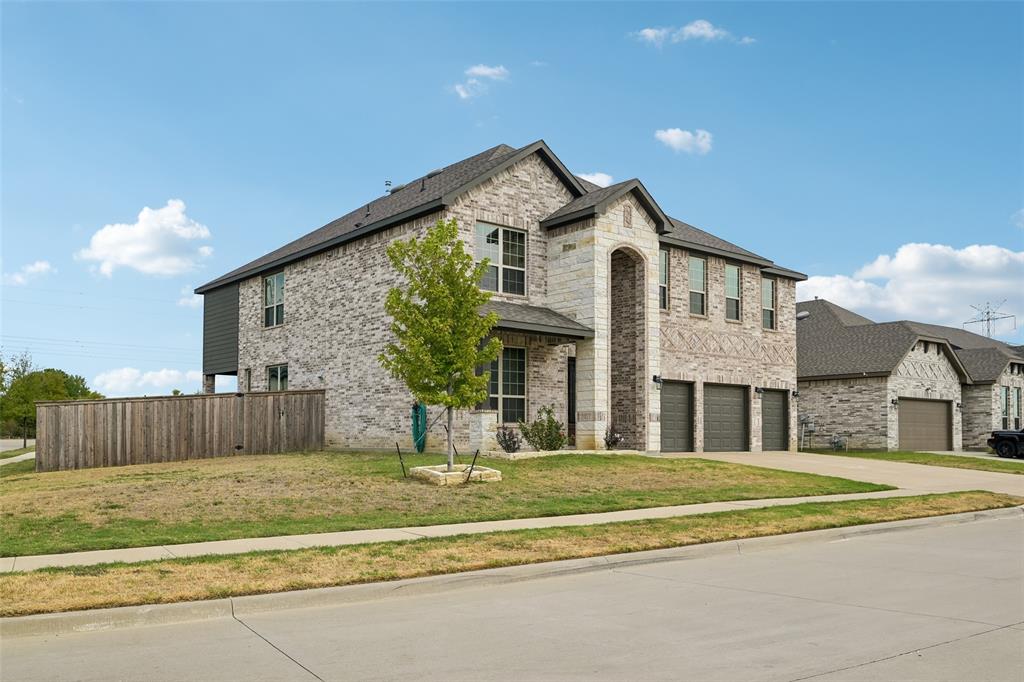 2923 Grand Lookout Lane