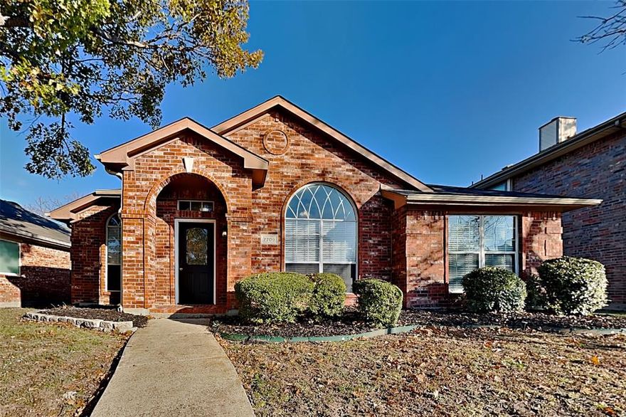 Charming 3 bed, 2 bath, 1,752 sq ft home in Rowlett! Open kitchen concept with updated counters. Primary suite with attached bathroom. Spacious backyard, great for gatherings! Pets accepted on a case by case basis. Additional admin fees apply. The Fireplace is decorative. Schedule your showing today! This home is as-is.  
LEASE TERM:1-2 years

This home may be located within a Homeowners Association (HOA) community. If so, residents will be responsible for adhering to all HOA rules and regulations. Please contact your agent or landlord's agent for more information.