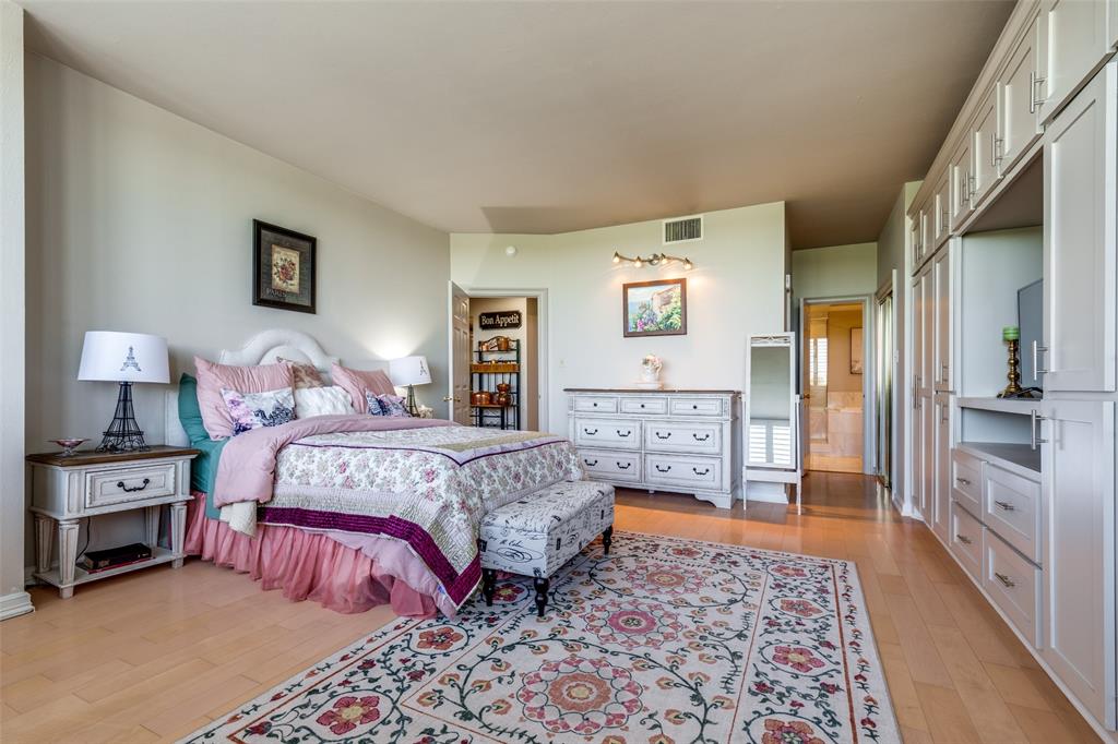 Bonaventure Condos - Residential