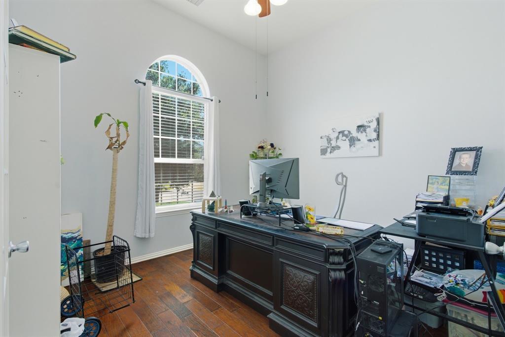 1608 Rosson Road