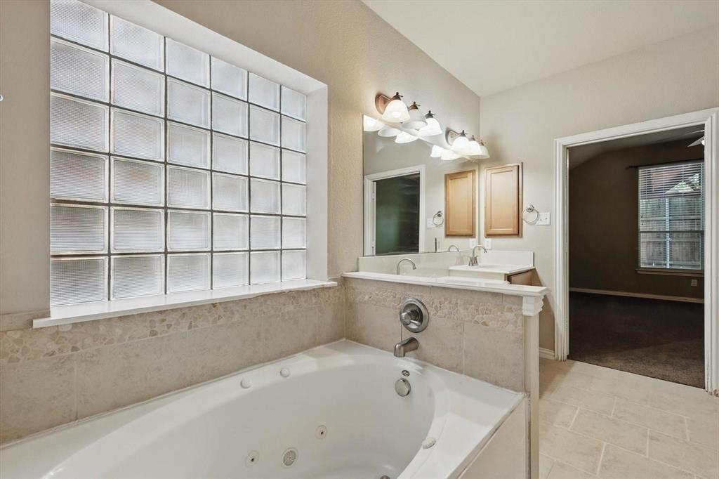 Plano, Texas 75074, United States, 4 Bedrooms Bedrooms, ,4 BathroomsBathrooms,Residential,Pending,186820