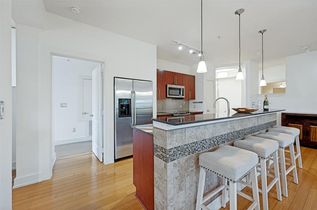 4333 Gilbert Avenue 219
