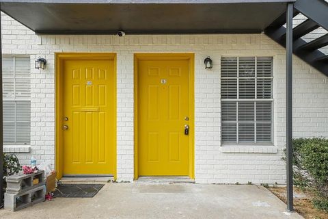 Photo of 1105 UTA Boulevard #106, Arlington, TX 76013 (MLS # 21196125)