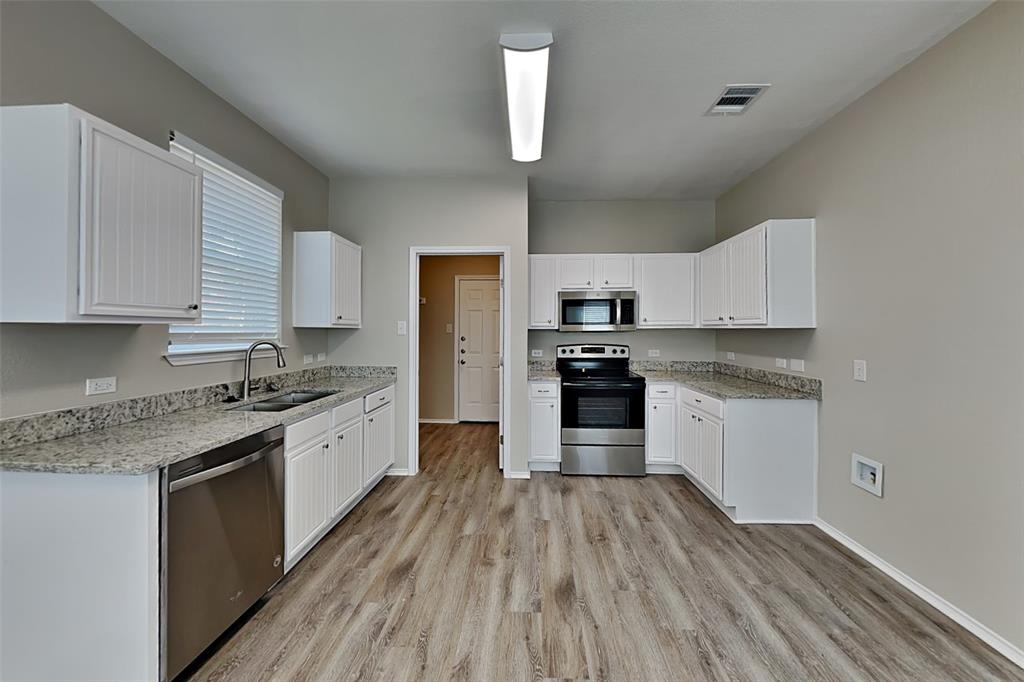 Villages Of Woodland Spgs W - Residential Lease