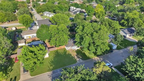 Photo of 1103 Bellaire Drive, Grapevine, TX 76051 (MLS # 21270851)
