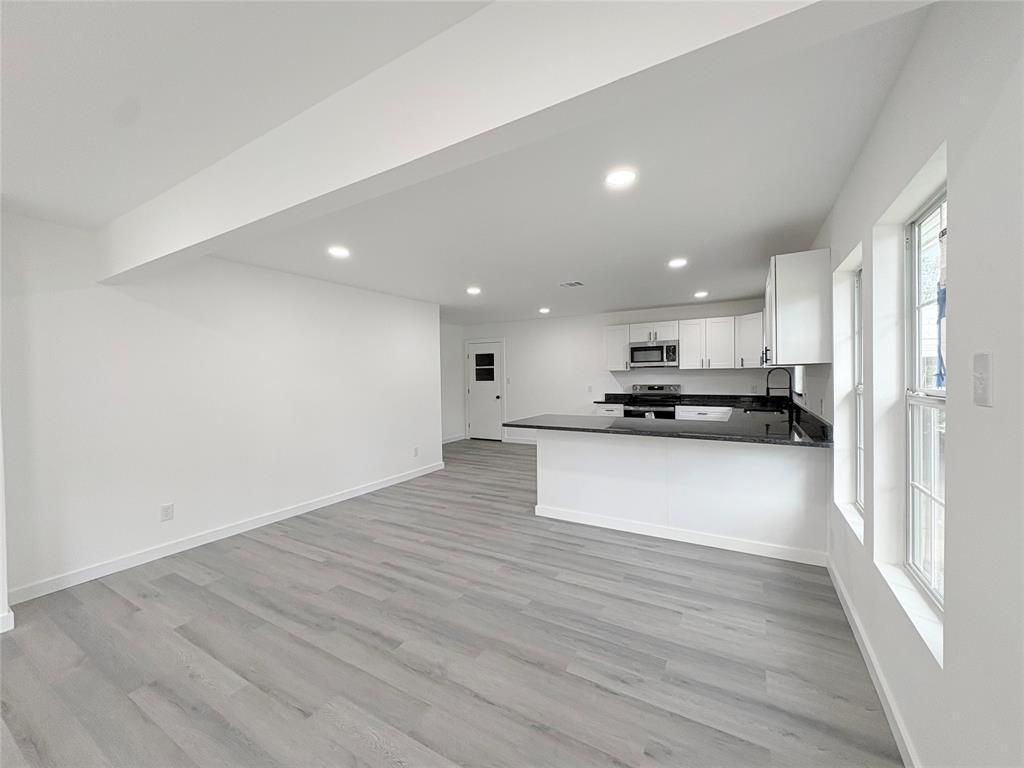 1322 3rd St