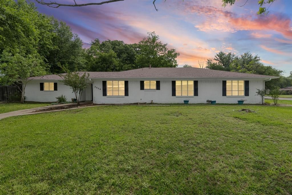 Photo of 2906 Tanglewood Drive, Commerce, TX 75428 (MLS # 21253325)