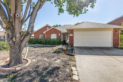 Photo of 853 Atchison Drive, Saginaw, TX 76131 (MLS # 21099307) Photo of 853 Atchison Drive, Saginaw, TX 76131 (MLS # 21099307)