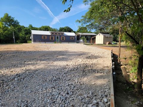 A home in Honey Grove