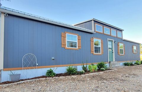 A home in Honey Grove