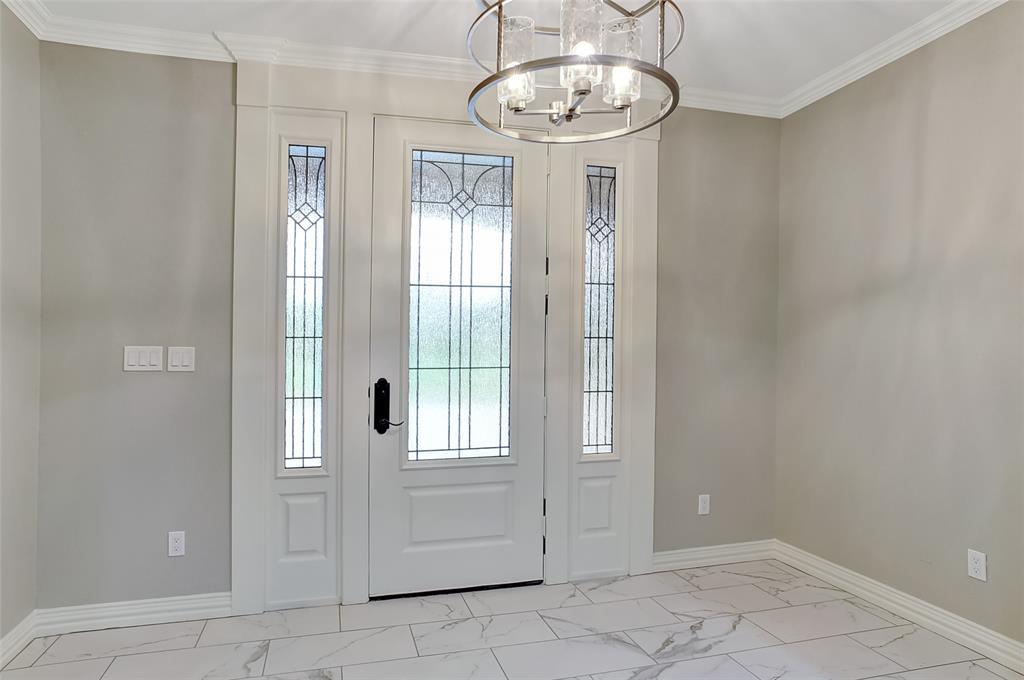 3909 Saddle Creek