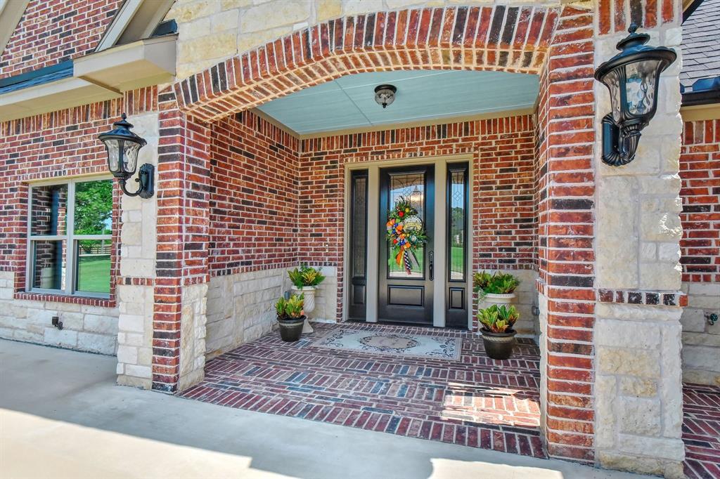 3909 Saddle Creek