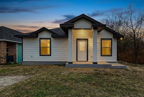 Photo of 3304 Wellington Street, Greenville, TX 75401 (MLS # 21132658)