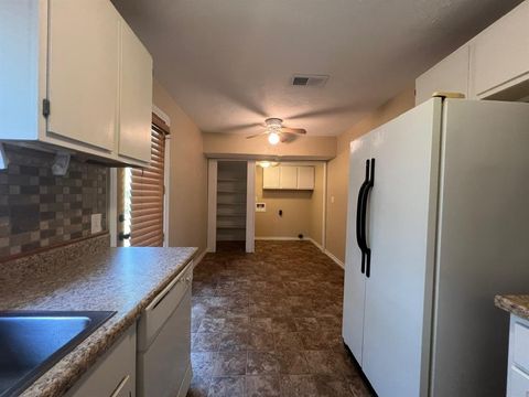 Tiny photo for 3302 Texas Street, Greenville, TX 75401 (MLS # 21099830)