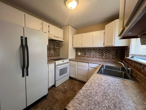 Tiny photo for 3302 Texas Street, Greenville, TX 75401 (MLS # 21099830)