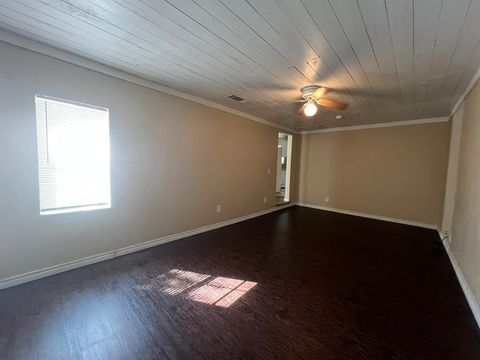 Tiny photo for 3302 Texas Street, Greenville, TX 75401 (MLS # 21099830)