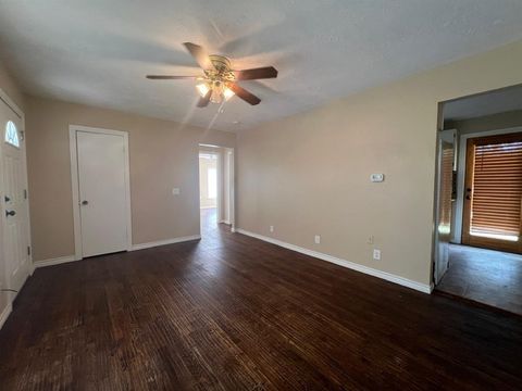 Tiny photo for 3302 Texas Street, Greenville, TX 75401 (MLS # 21099830)