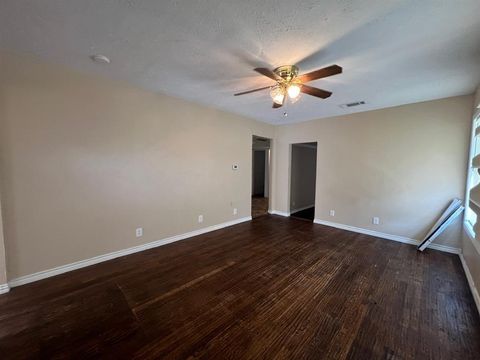 Tiny photo for 3302 Texas Street, Greenville, TX 75401 (MLS # 21099830)